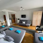 Aurinia 홈스테이 슈차브니차