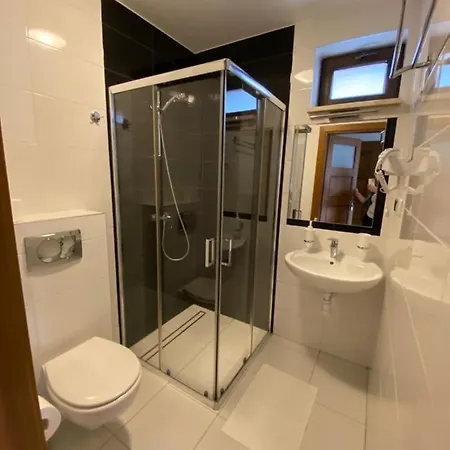 Aurinia Kwatera prywatna *