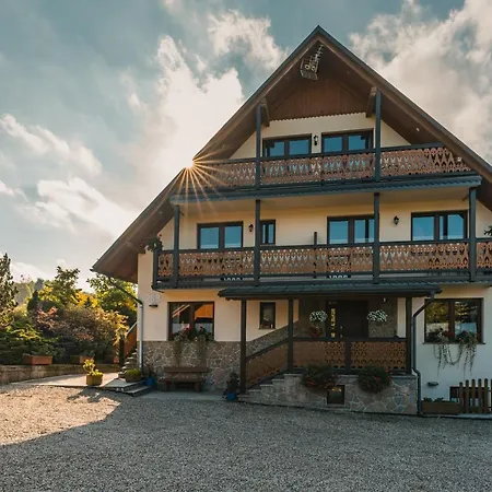 Aurinia Kwatera prywatna *